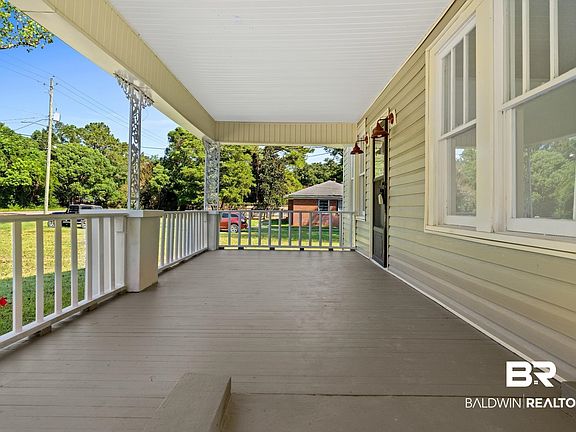 3rd image of 765 Magnolia Rd