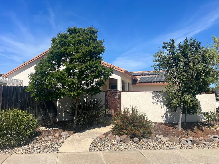 8037 Bester Ct — Photo 18