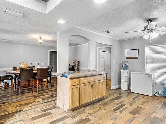 5th image of 6015 Denson Dr