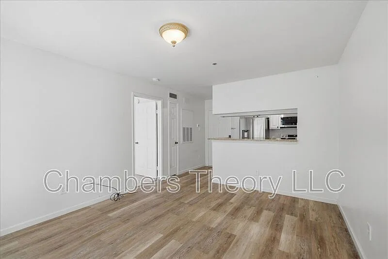 1 bed, 1.0 bath, 747 sqft, $1,975 — Photo 4