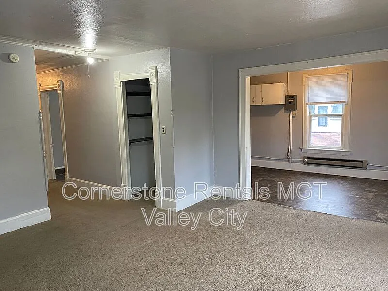 3 bed, 2.0 bath, $1,075 — Photo 4