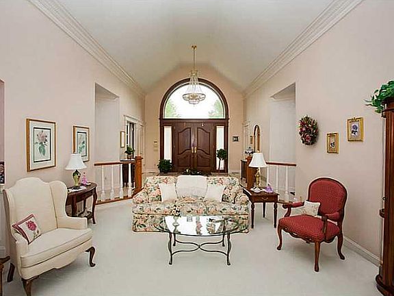 3rd image of 143 Bella Vista Ct