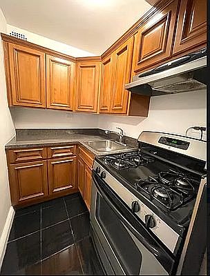 5th image of 1360 York Ave APT 3M