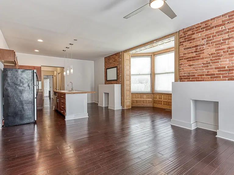 2352 Kemper Ln — Photo 3