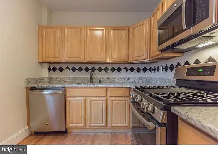 2130 Locust St #A3 — Photo 2