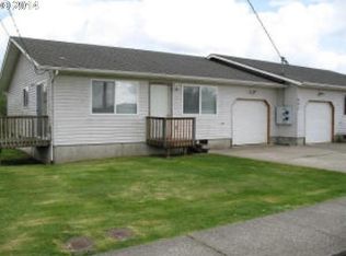 997 Evergreen Dr APT A, Tillamook, OR 97141