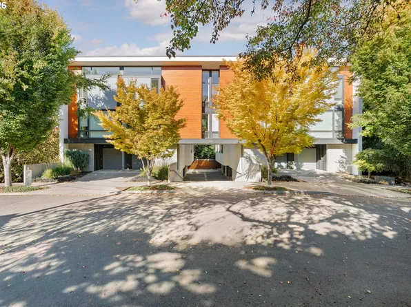 245 SW Meade St APT M2, Portland, OR 97201