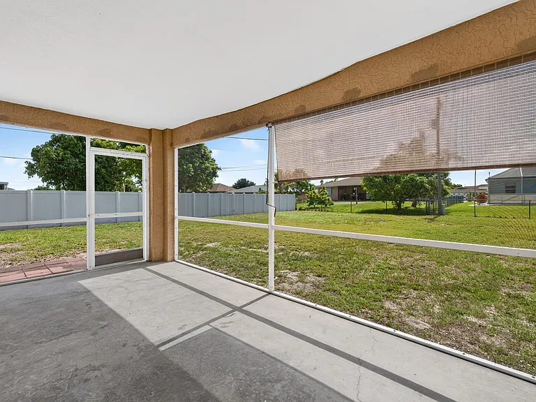 903 SE 5th Ave — Photo 7