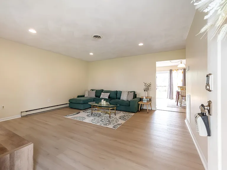 1005 Glade Rd — Photo 17