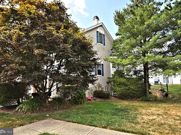 2nd image of 107 Aqueduct Dr
