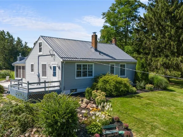 16887 Gar Hwy, Montville, OH 44064