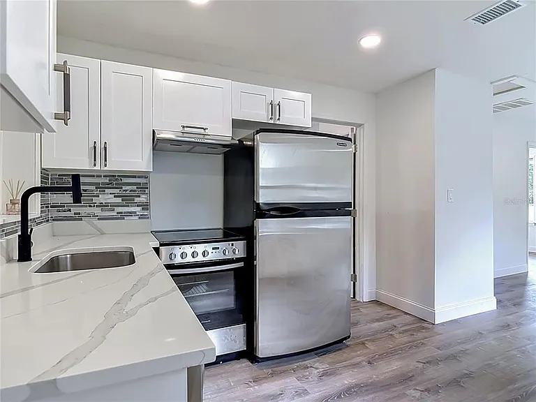 234 N Adams St — Photo 10