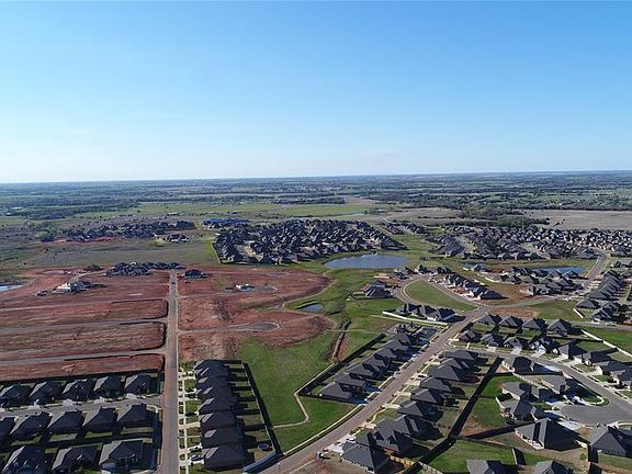 5th image of 18012 Sunny Stone Ln