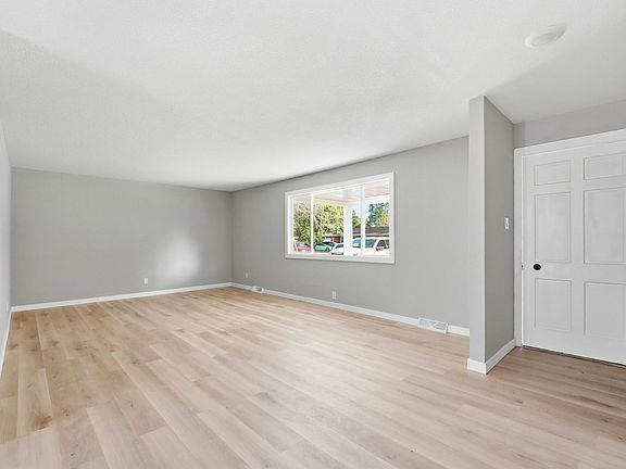5th image of 426 Tara Park
