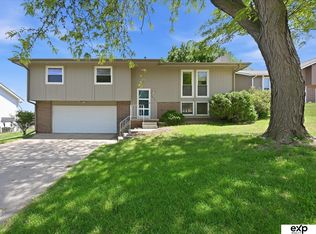 5819 N 127th Avenue Cir, Omaha, NE 68164