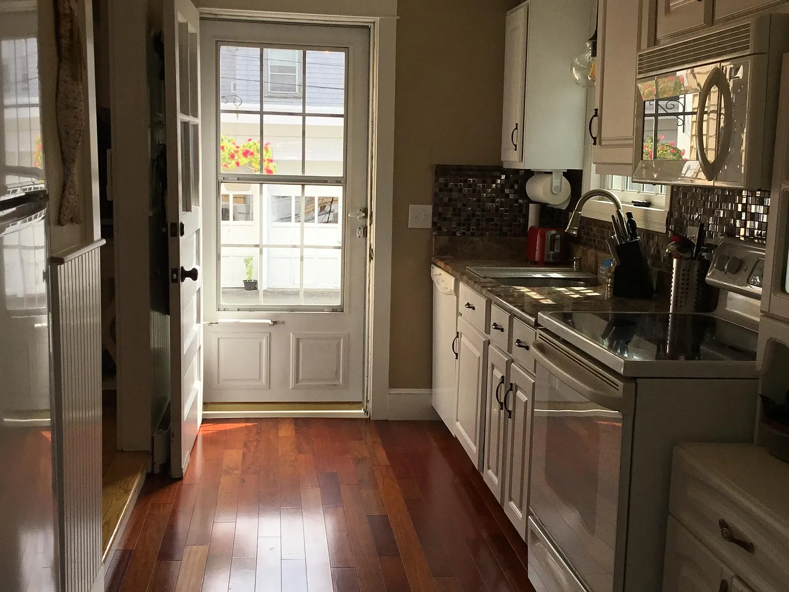 1 bed, 757 sqft, $1,800 — Photo 2