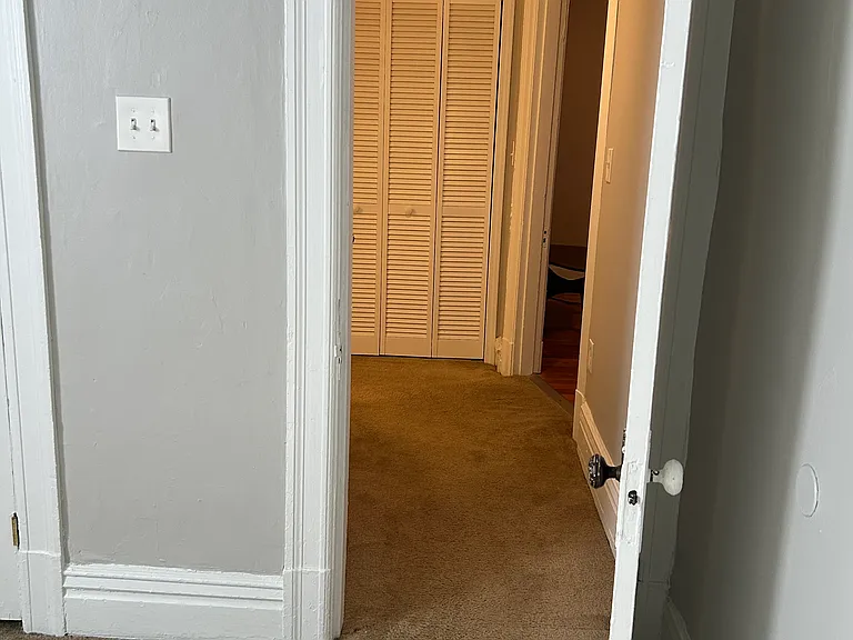 439 Rebecca Ave #1FT — Photo 9