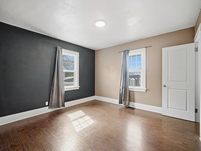 2527 W Liberty Ave — Photo 11