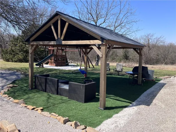 65 Raccoon Dr, Mound City, KS 66056