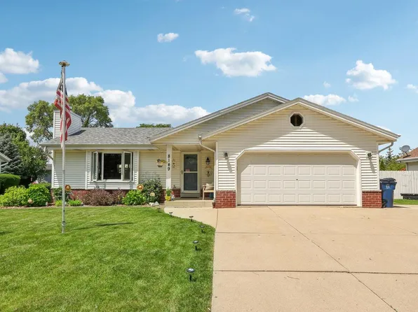 8149 South Wildwood DRIVE, Oak Creek, WI 53154