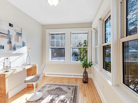 5th image of 147 Ashland St