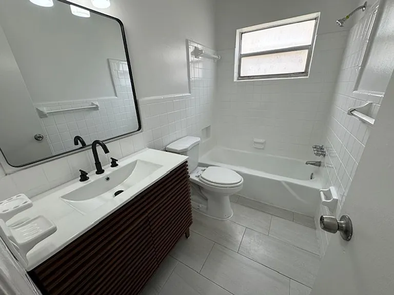 315 S Crescent Dr Hollywood, FL 33021 — Photo 7
