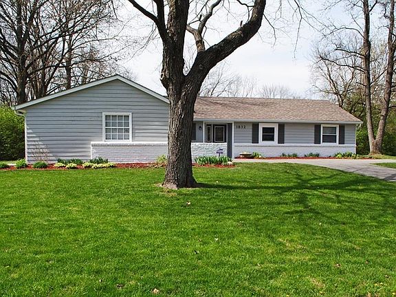 2nd image of 1832 W 72nd Pl