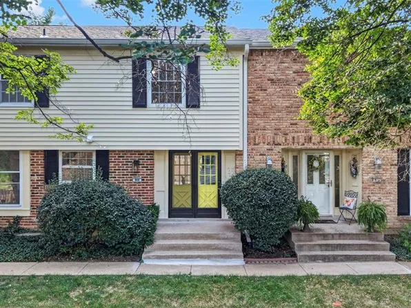 808 Coalport Dr, Saint Louis, MO 63141