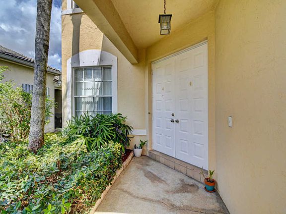 3rd image of 3607 Stratton Ln