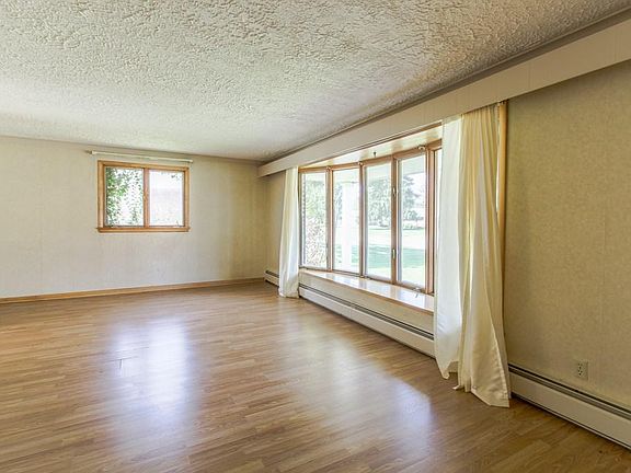 3rd image of 313 Westgate Dr