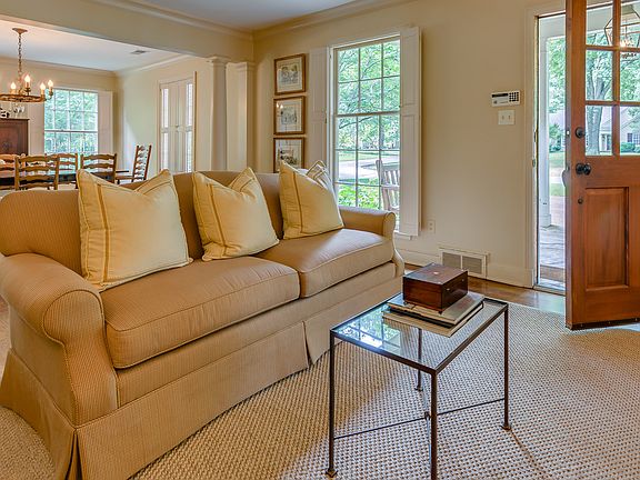 5th image of 4211 Belle Meade Cv