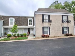 8726 Walmer St, Overland Park, KS 66212
