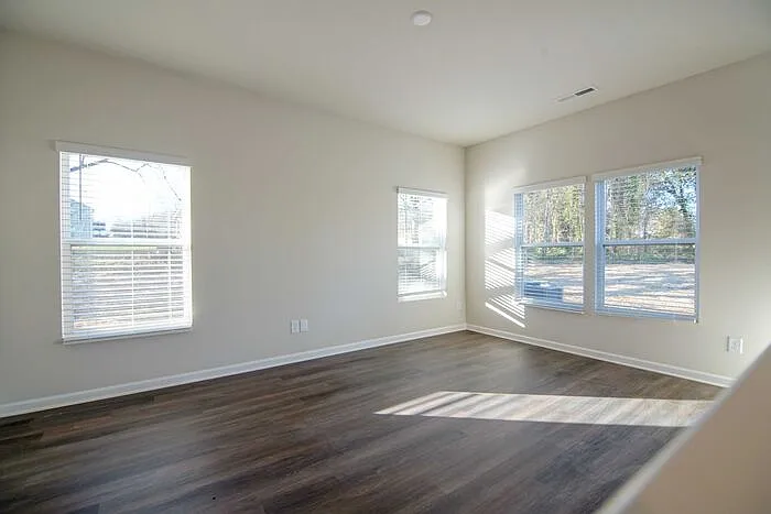 3 bed, 2.5 bath, $1,650 — Photo 4