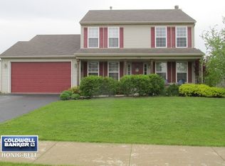 910 Autumn Ridge Rd, Sandwich, IL 60548