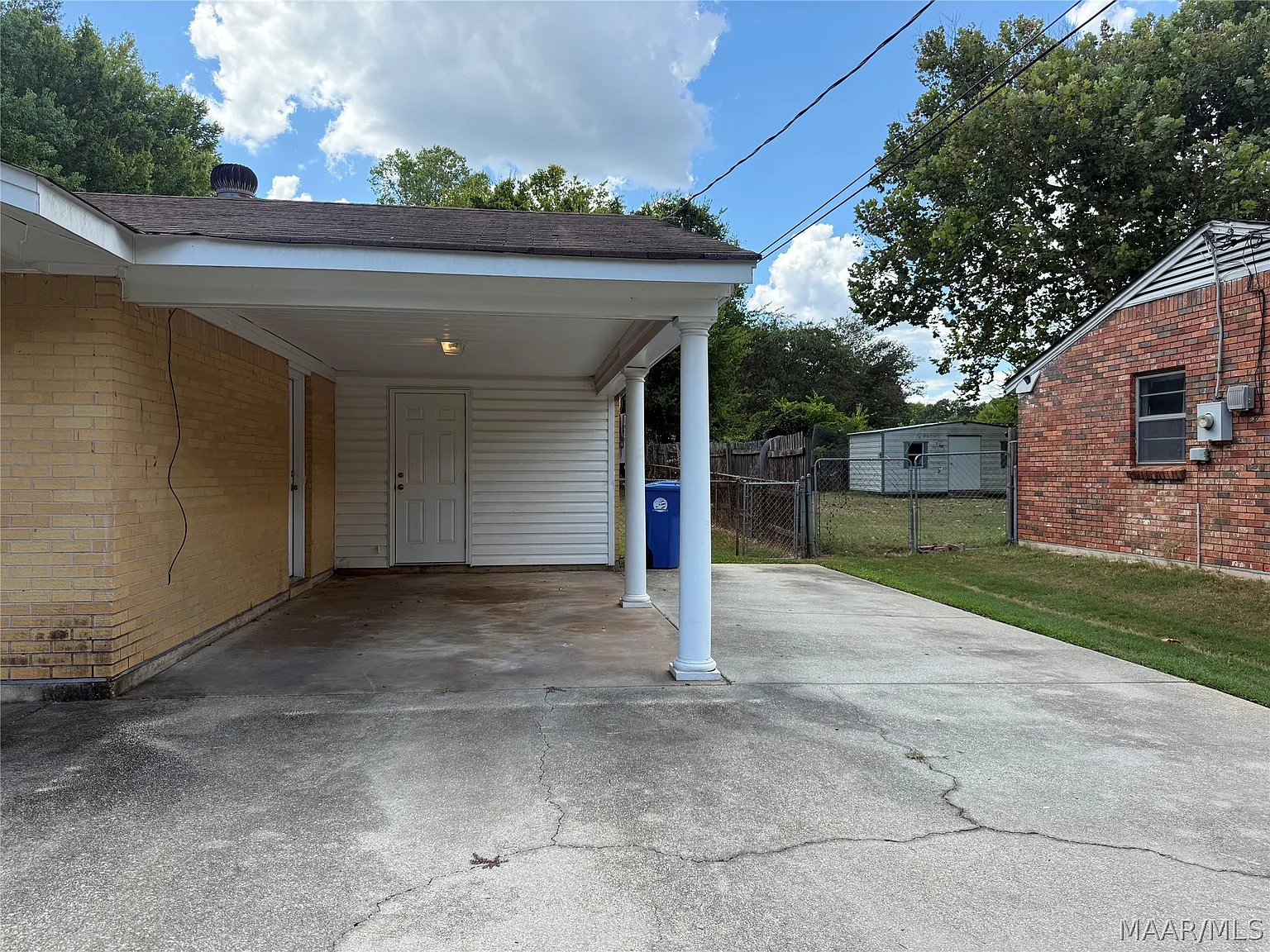 3 bed, 1.5 bath, 1100 sqft, $1,500 — Photo 3