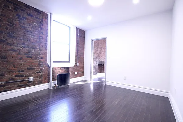 Rented by Dynamik Realty | media 15