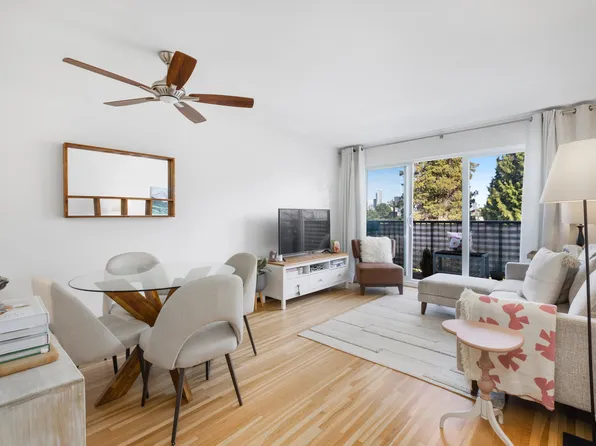 2125 W 2nd Ave #303, Vancouver, BC V6K 1H7