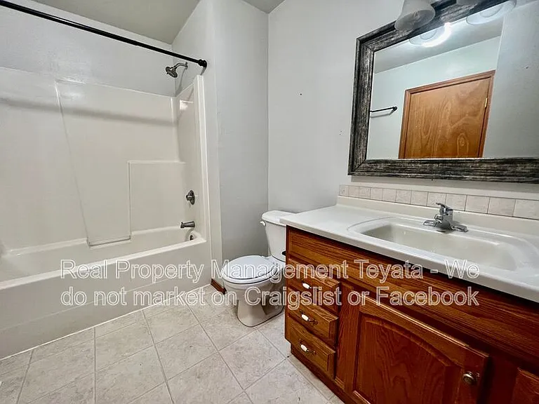 450 W Alder Dr — Photo 9