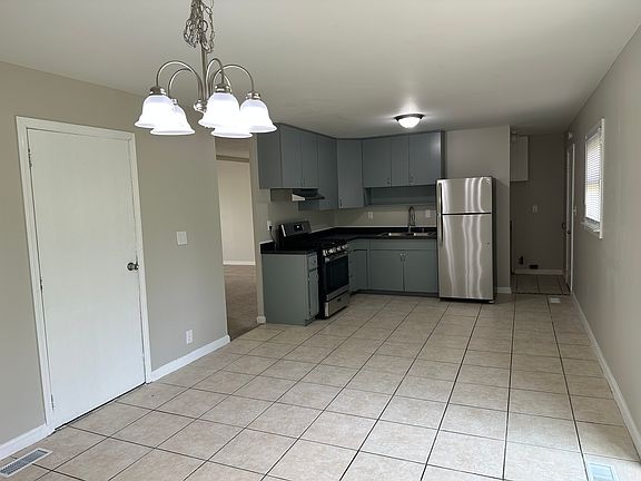 4th image of 3669 Ireland Dr