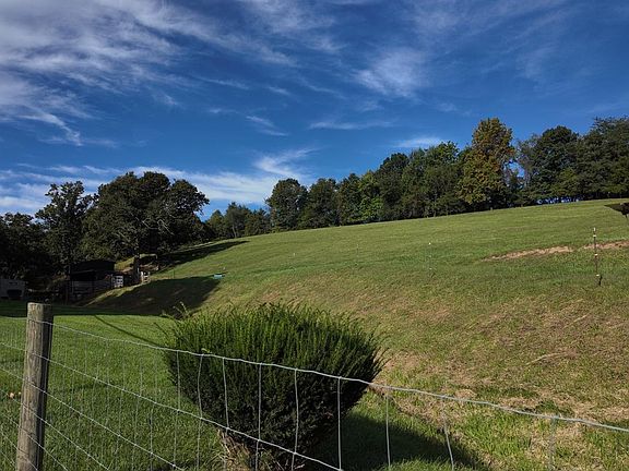 5th image of 1084 Green Springs Rd