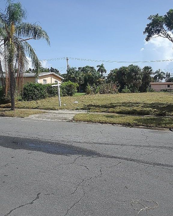 2nd image of 1321 11th St