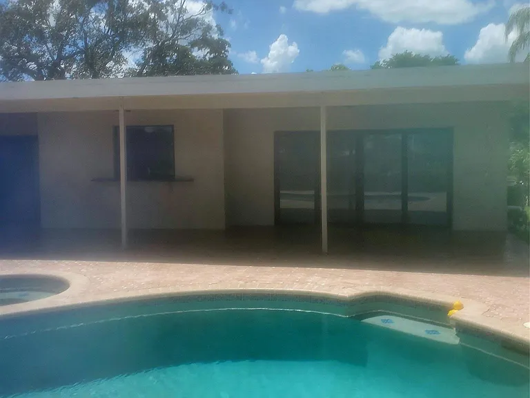 1421 NW 114th Ave — Photo 23