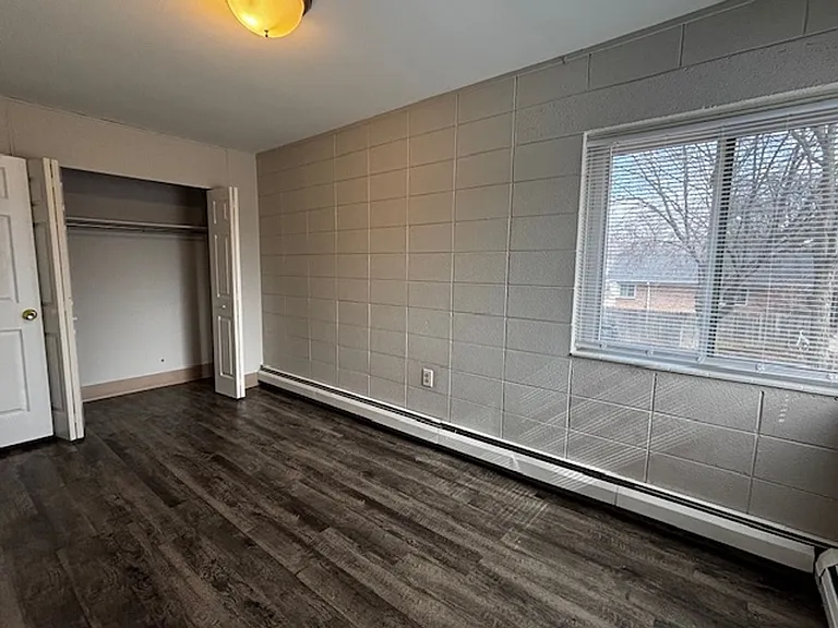 Apartment off 28th and Clyde Park Available — Photo 60