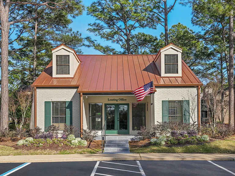The Oakley at Hillcrest — Photo 22