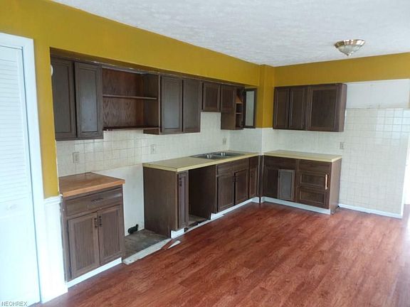 3rd image of 683 Lauby Ave