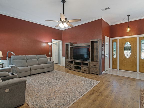 2nd image of 4125 Simmons Dr