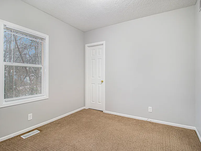 1234 Bissell St — Photo 13