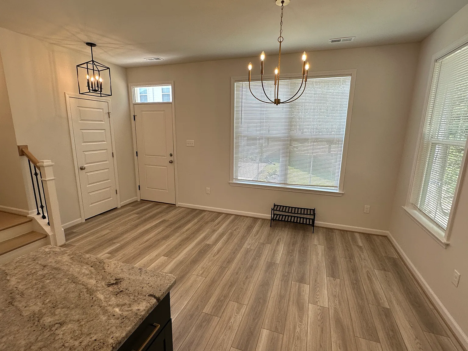 3 bed, 1792 sqft, $2,800 — Photo 2