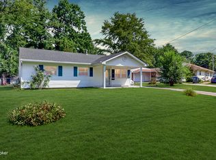 4703 Andalusia Ln, Louisville, KY 40272