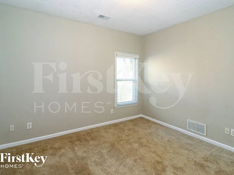 9297 Sarsen Dr — Photo 12